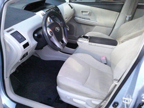 2013 Toyota Prius v Five