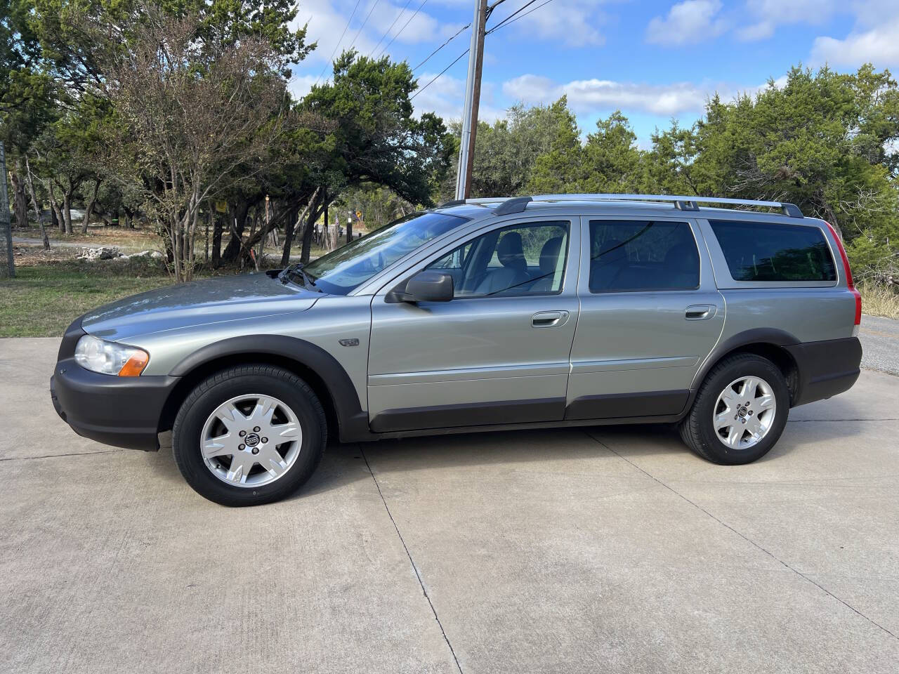 Used Car 2006 Volvo Xc70  Base Awd 4dr Wagon For Sale Under $10,000 In Austin, Texas