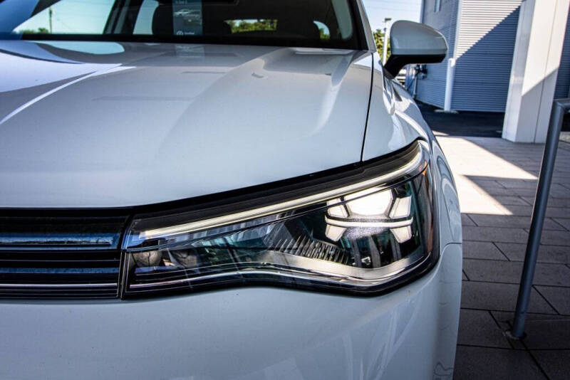 2025 Volkswagen Taos SE