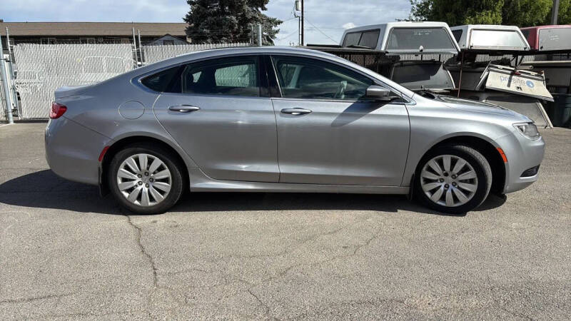 2016 Chrysler 200