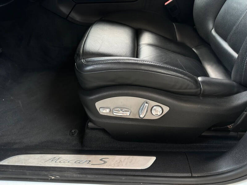 2017 Porsche Macan S