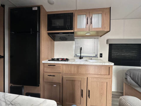 2022 Forest River AVENGER 16FQ