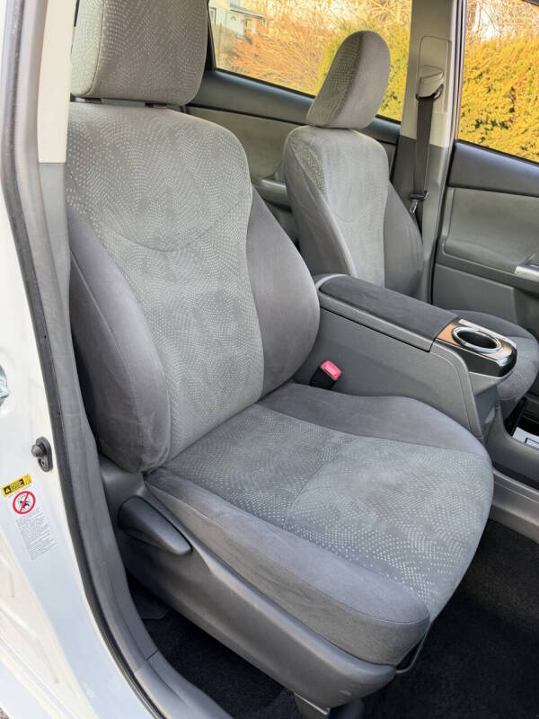 2012 Toyota Prius v Three