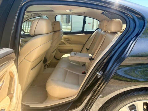 2011 BMW 5 Series 528i