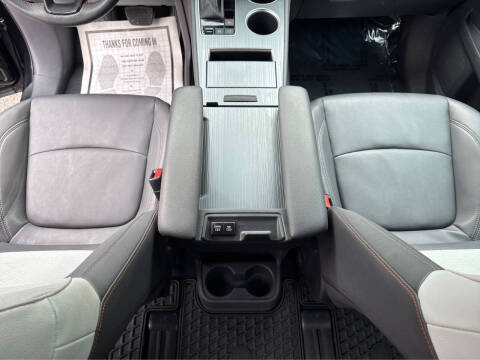 2024 Toyota Sienna XSE 7-Passenger