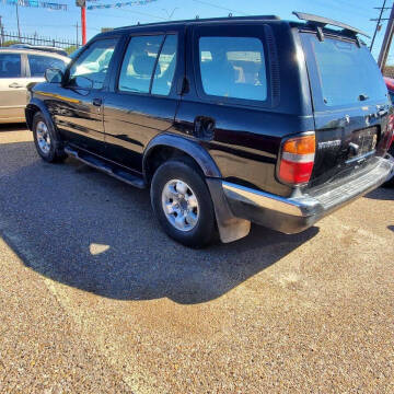 1997 Nissan Pathfinder LE