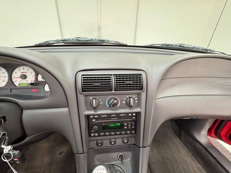 2004 Ford Mustang SVT Cobra