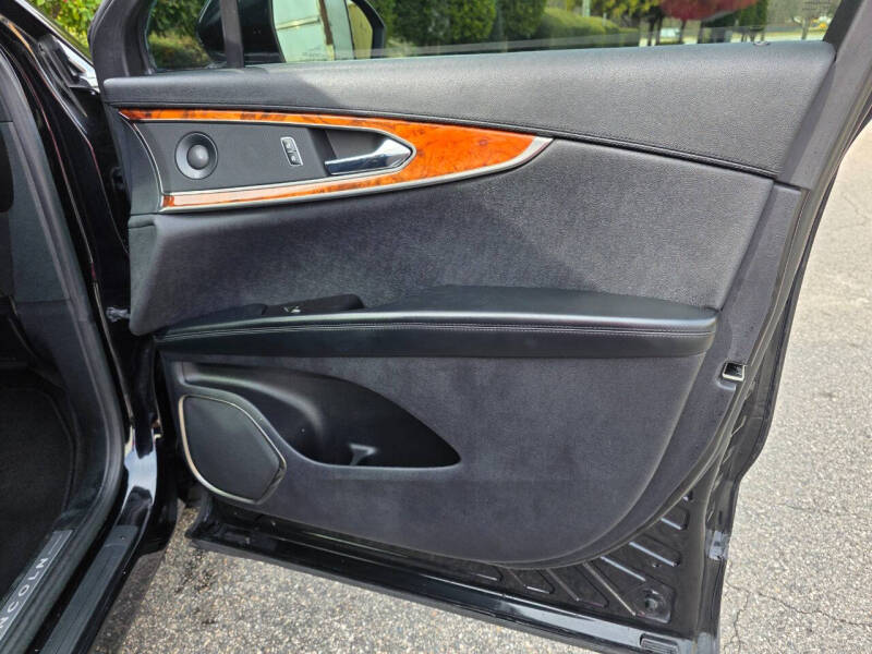 2019 Lincoln Nautilus Reserve