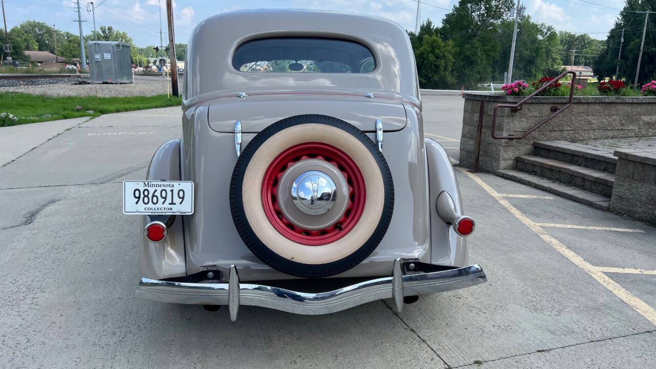 1936 Ford Custom 6