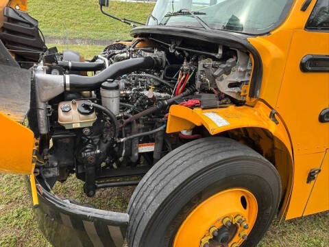 2008 Freightliner B2 Chassis