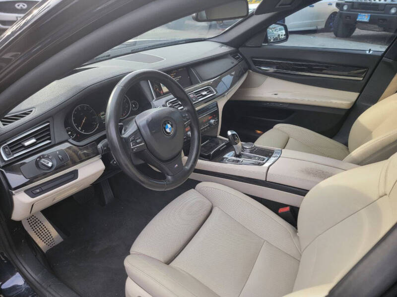 2015 BMW 7 Series 740i photo 13