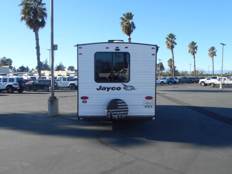 2022 Jayco M212 QBW