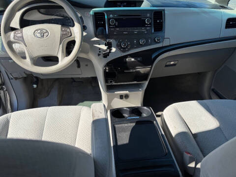 2012 Toyota Sienna