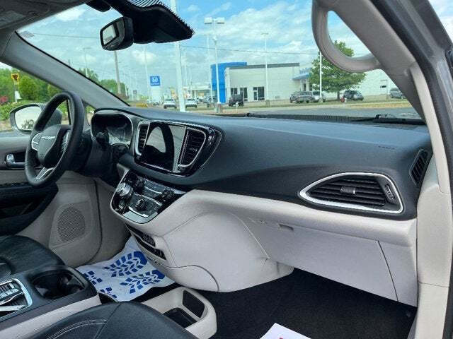 2022 Chrysler Pacifica 19