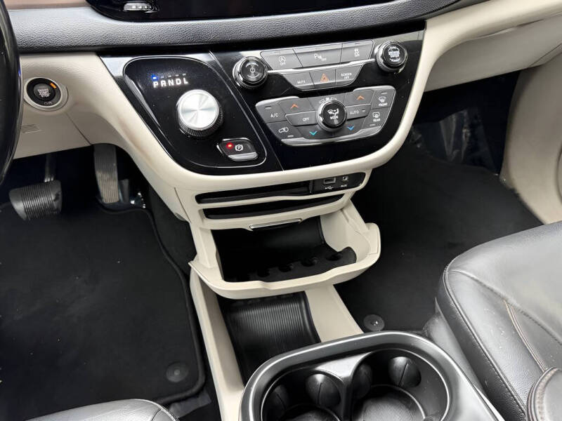 2019 Chrysler Pacifica Touring L