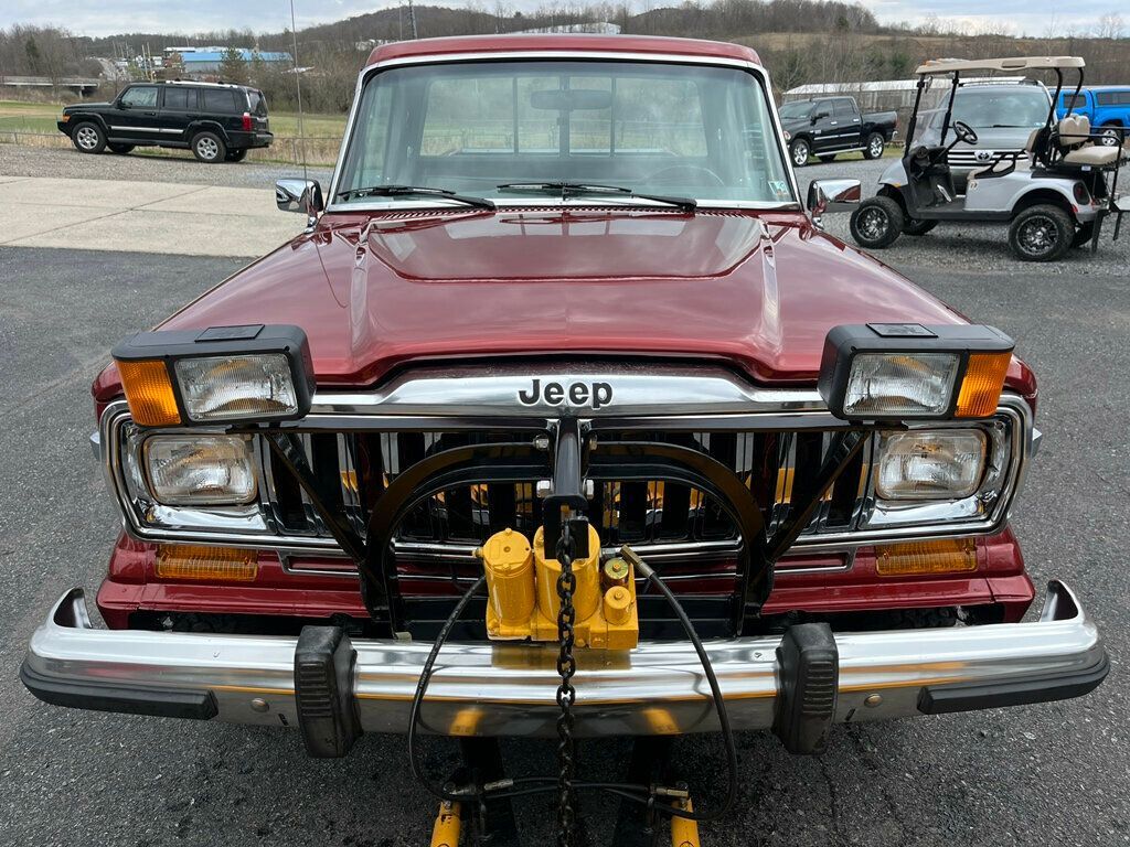 1984 Jeep J10 Pickup 9