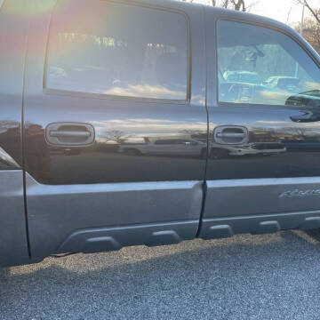 2005 Chevrolet Avalanche 1500 LS