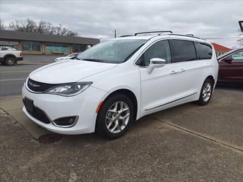 2020 Chrysler Pacifica for sale at Ernie Cook and Son Motors in Shelbyville TN