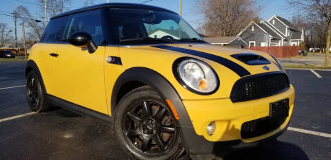 2009 MINI Cooper for sale at Sinclair Auto Inc. in Pendleton IN
