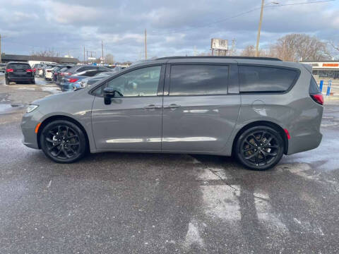 2025 Chrysler Pacifica Limited
