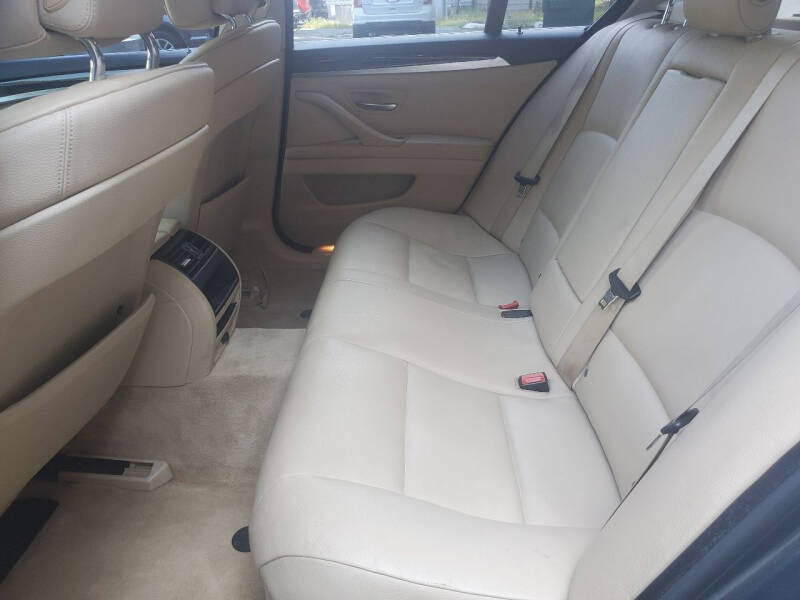 2012 BMW 5 Series 528i