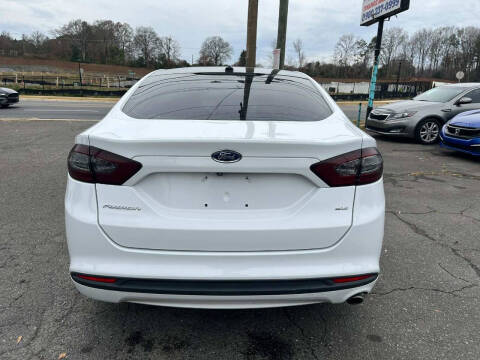 2015 Ford Fusion SE
