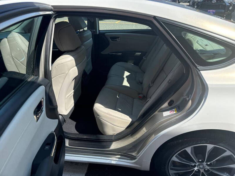 2018 Toyota Avalon Hybrid XLE Premium