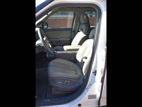 2023 Rivian R1S Adventure