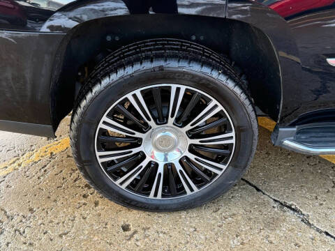 2016 Cadillac Escalade Luxury Collection