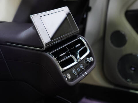 2023 Bentley Bentayga EWB