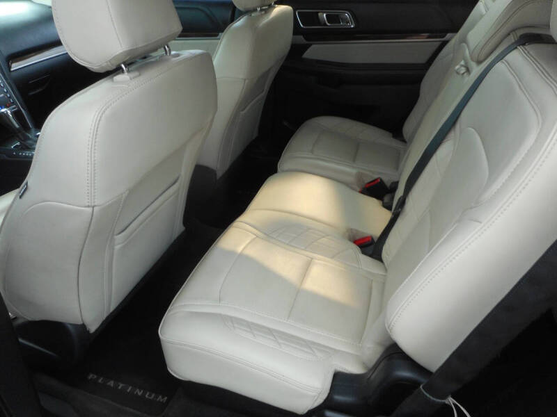 2017 Ford Explorer Platinum