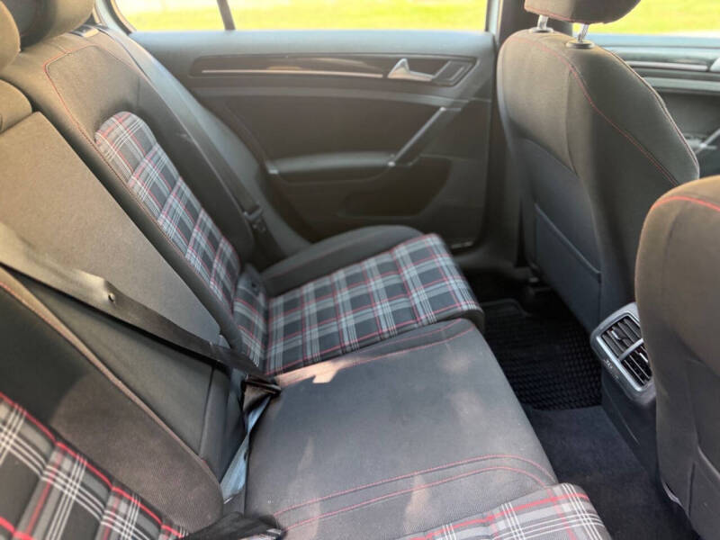 2017 Volkswagen Golf GTI S