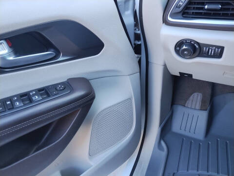 2017 Chrysler Pacifica Touring-L