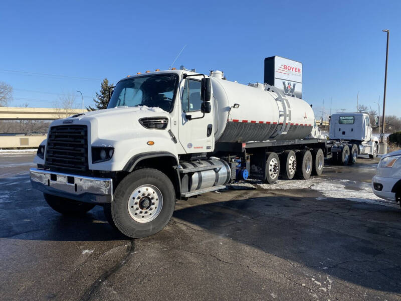 2019 Freightliner 114 SD