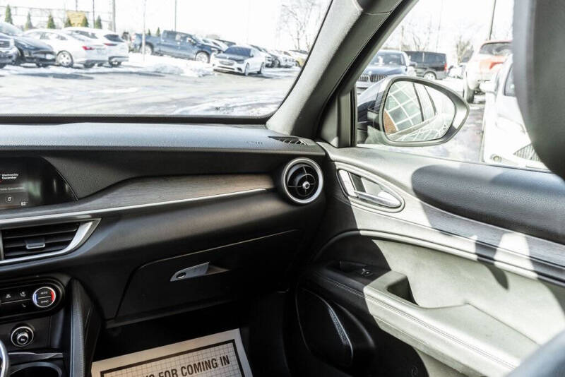 2022 Alfa Romeo Stelvio Ti