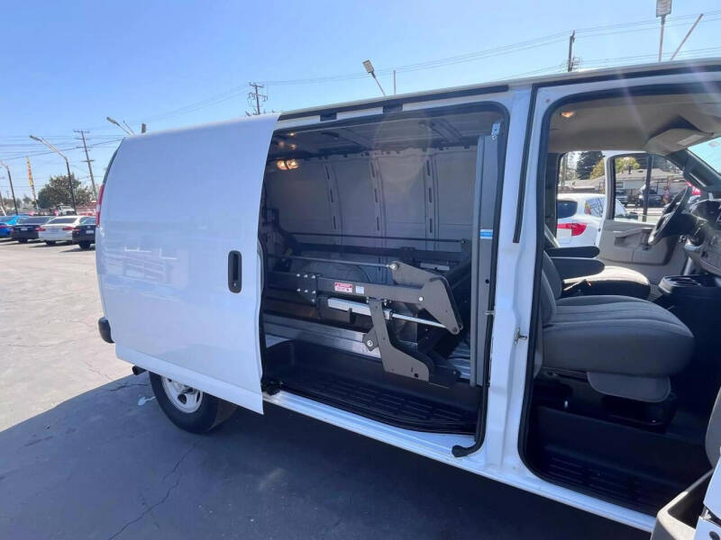 2017 Chevrolet Express 2500