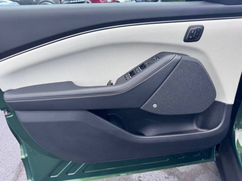 2025 Ford Mustang Mach-E Premium