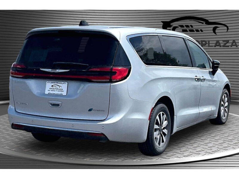2024 Chrysler Pacifica Plug-In Hybrid