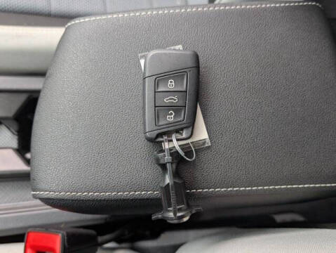 2025 Volkswagen Taos S