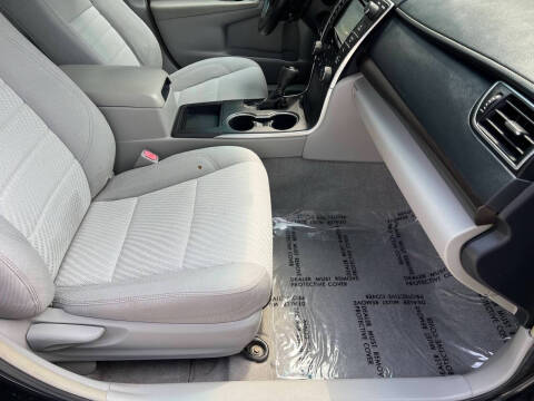 2017 Toyota Camry LE