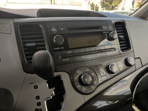 2014 Toyota Sienna L 7-Passenger