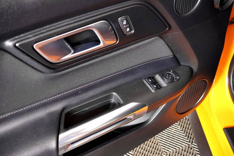 2020 Ford Mustang EcoBoost