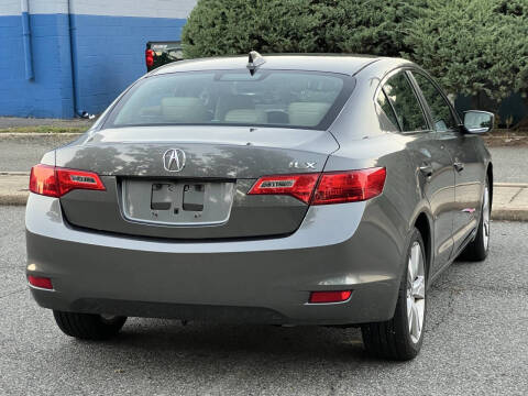 2013 Acura ILX 2.0L w/Tech