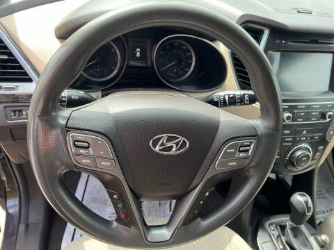 2017 Hyundai Santa Fe SE