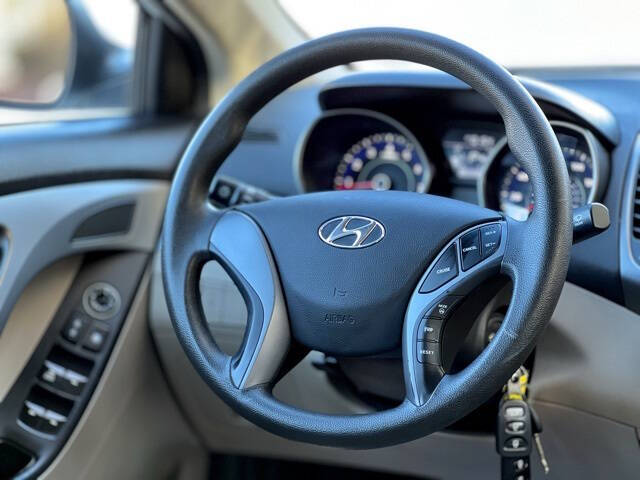 HyundaiElantra32