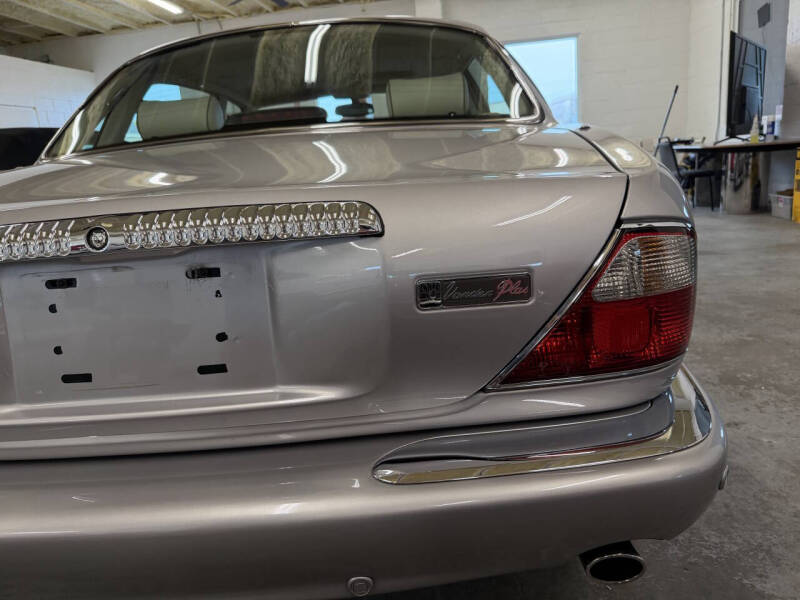 2001 Jaguar XJ-Series Vanden Plas