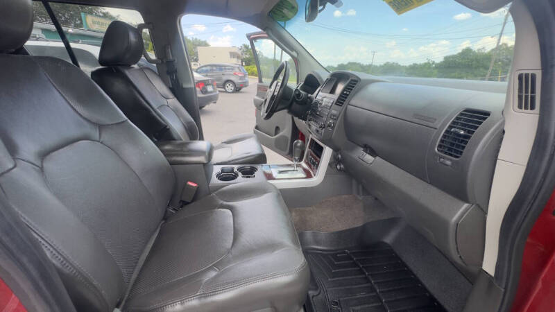 2012 Nissan Pathfinder LE