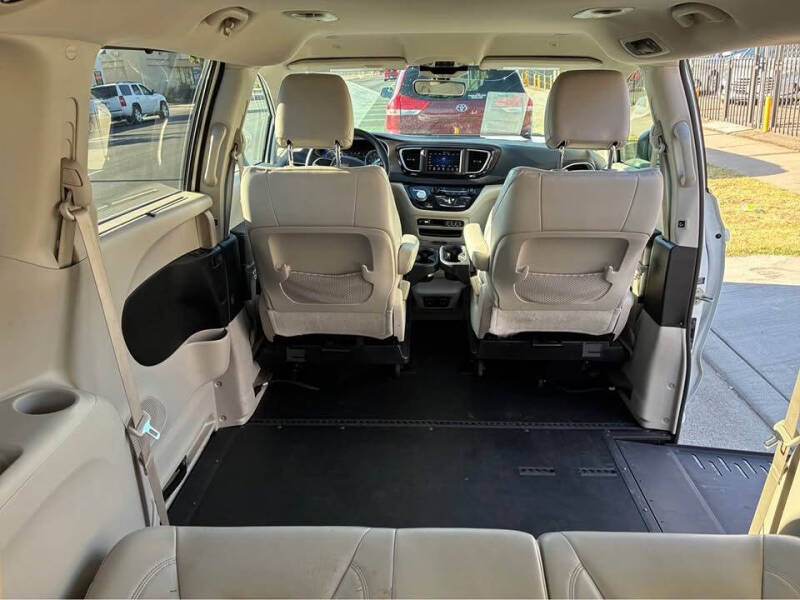2021 Chrysler Voyager LXi