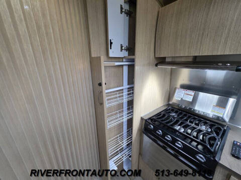 2018 Airstream Flying Cloud 25FB