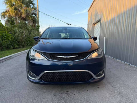 2020 Chrysler Pacifica Touring